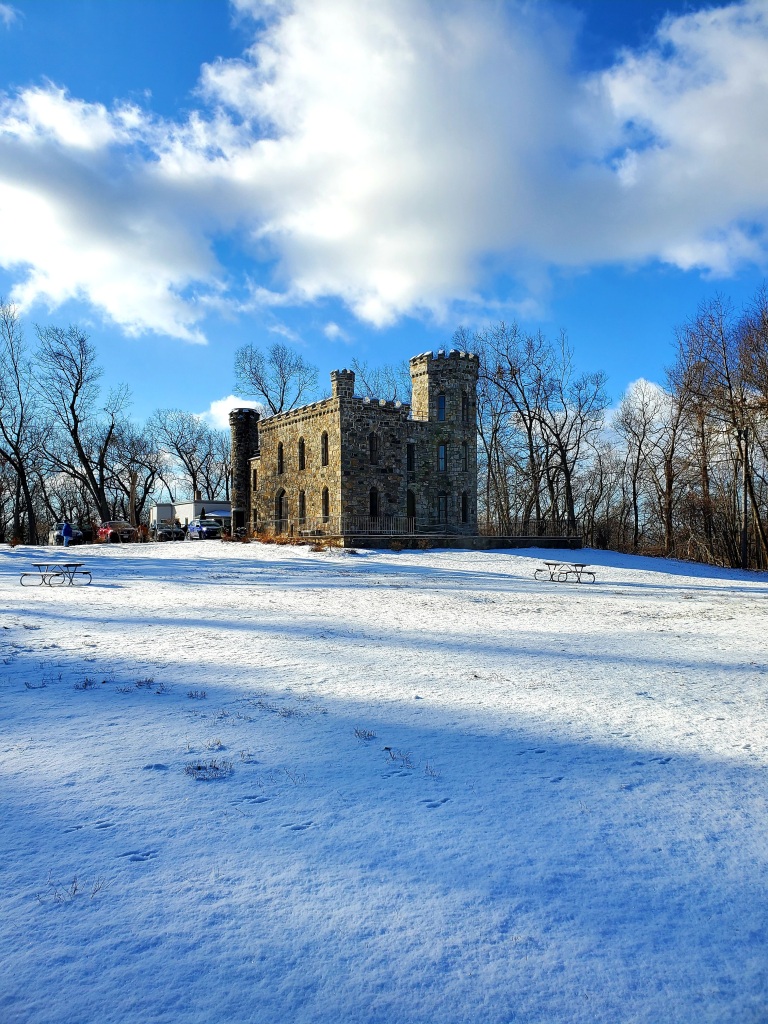 A view of Winnekenni Castle in the snow